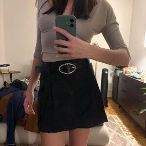 Aritzia Navy Sunday Best Slight Pleated Skirt Size 0